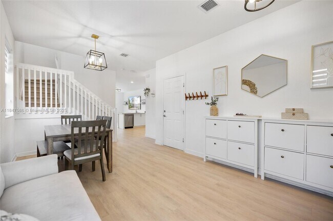 Building Photo - 147 SW 185th Way