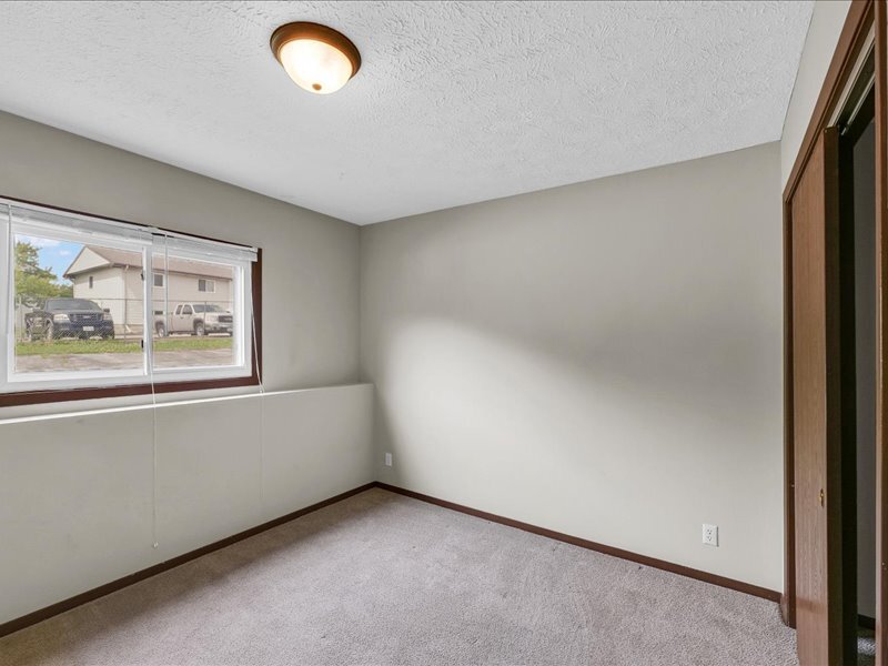Building Photo - 112 W Raab Rd