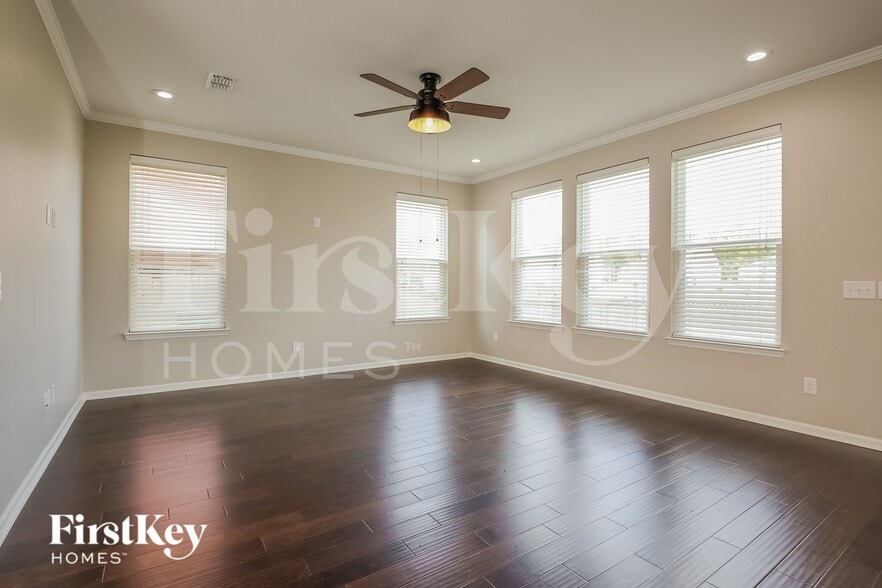 Building Photo - 437 Northern Red Oak Dr