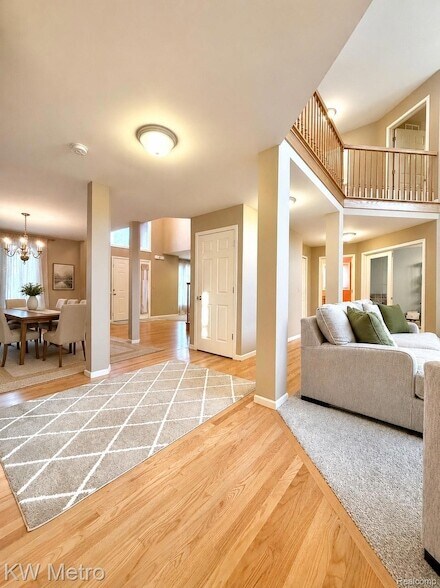 Building Photo - 1176 Cadmus Dr