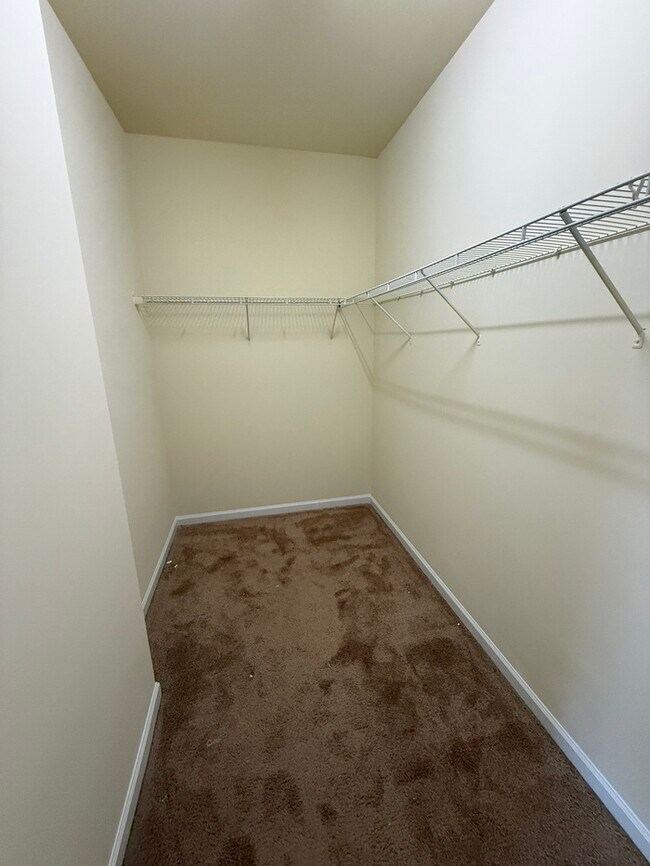 Building Photo - Spacious 2 Bed 2.5 Bath Town Home Available Now! Community Playground!