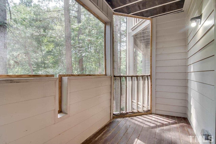 Building Photo - Room in Condo on Audubon Lake Dr