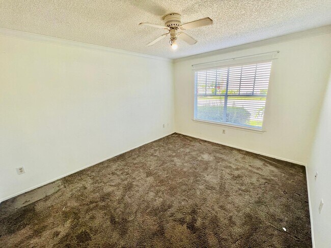 Building Photo - 2200 Key W Ct