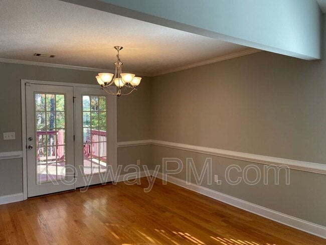 Building Photo - 808 Tyler Woods Dr