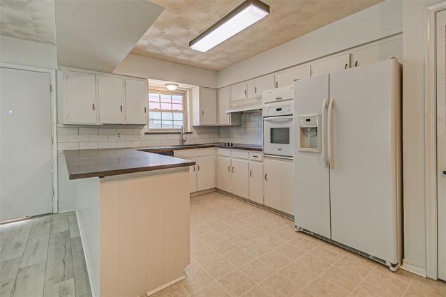 Building Photo - 10910 Marchant Cir