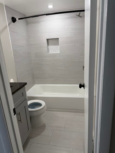 Bathroom - 4421 Romlon St