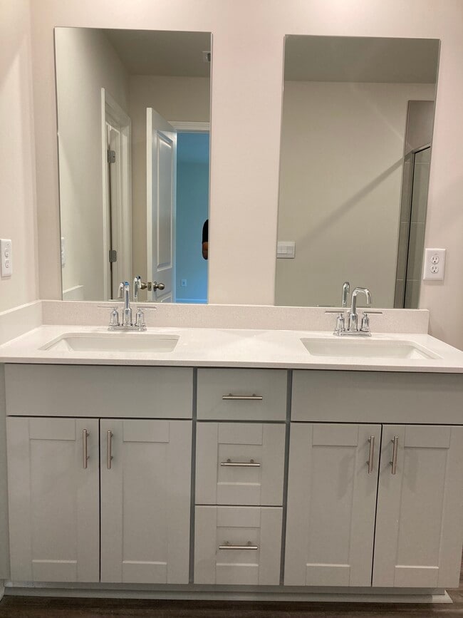 Building Photo - 354 Timberland Ave