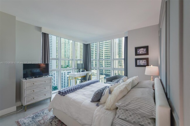 Building Photo - 951 Brickell Ave
