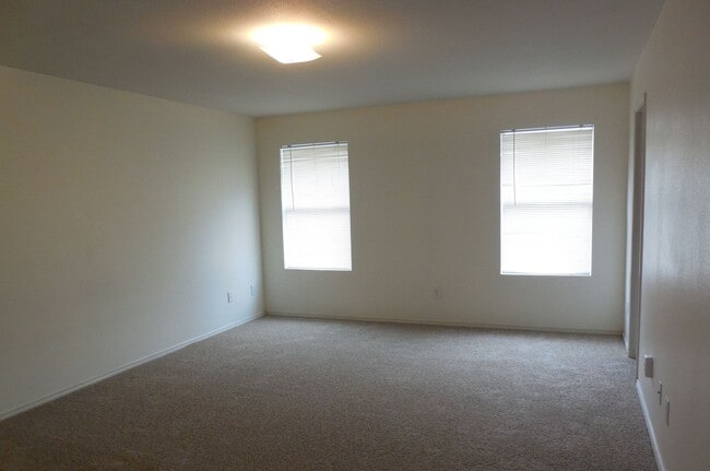 Building Photo - 3 bed, 2 bath home in Crowley