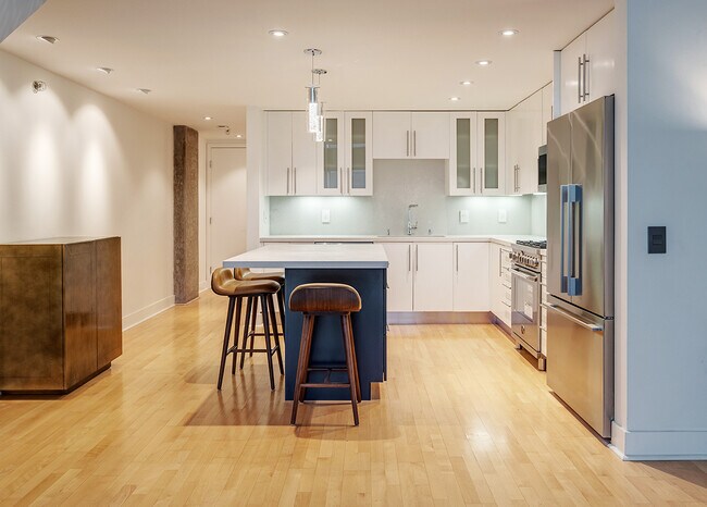 Building Photo - 200 Brannan St