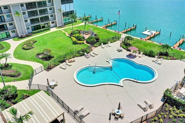 Building Photo - 3200 Gulf Shore Blvd N