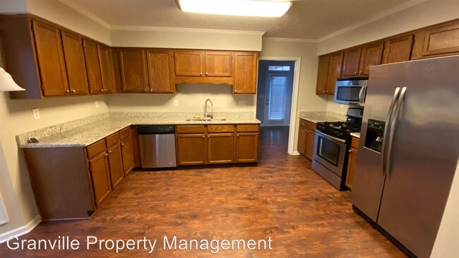 Building Photo - 3 br, 2.5 bath House - 616 Lone Oak Court