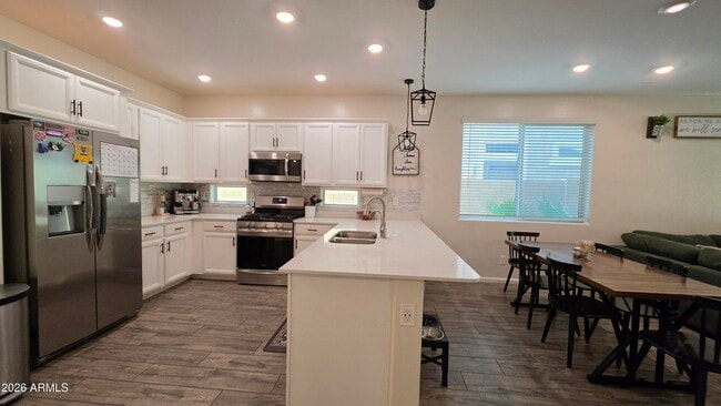 Building Photo - 45394 W Norris Rd