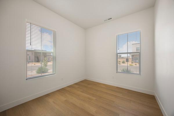 Building Photo - 672 W Cyn Pne Dr
