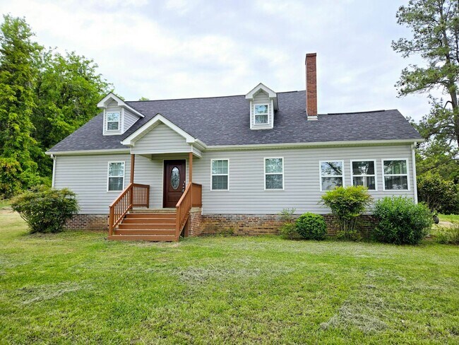 Building Photo - Amazing 4 bed room 3 bathroom home in the country with a large Private lot fully updated!!!!!!!