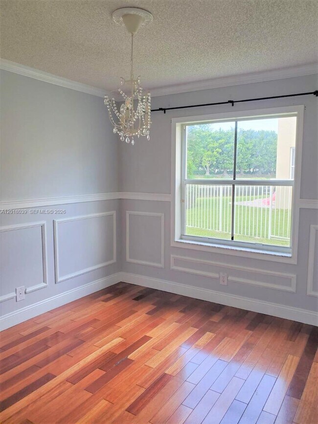 Building Photo - 777 Tanglewood Cir