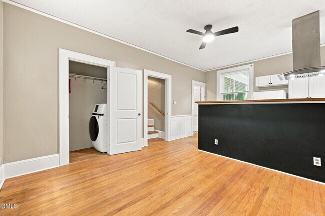 Building Photo - 407 Coolidge St