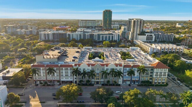 Building Photo - 533 NE 3rd Ave