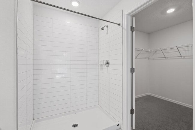 Building Photo - Like New 3/2 in Wimauma