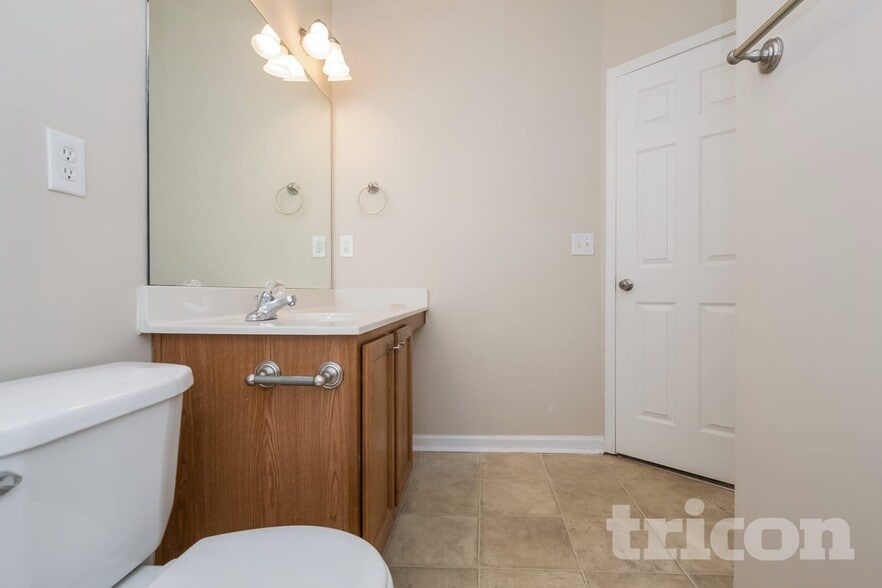 Building Photo - 155 Abenberg Ct