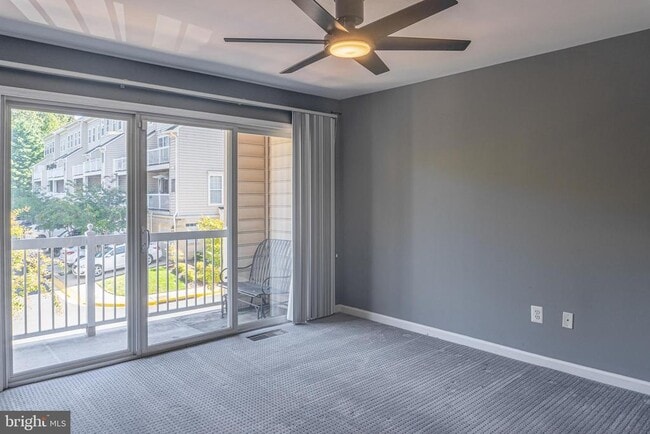 Building Photo - 1891 Crescent Park Dr