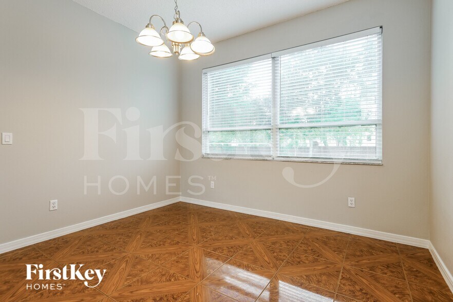 Building Photo - 12816 Enclave Dr