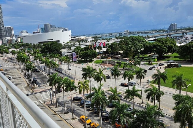 Building Photo - 253 NE 2nd St