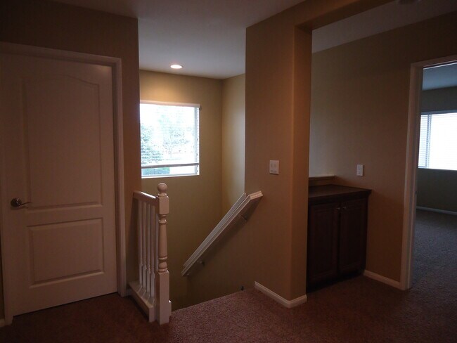 Building Photo - GORGEOUS TWO STORY HOME IN GRANITE HILLS 4 BR, 2.5 BA, 2 CAR GAR