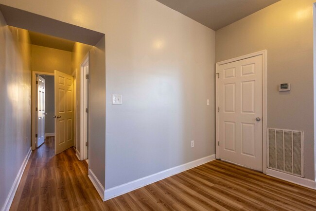 Building Photo - Townhome for rent in Reservoir Hill!