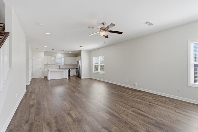 Building Photo - 114 Walden Village Ct