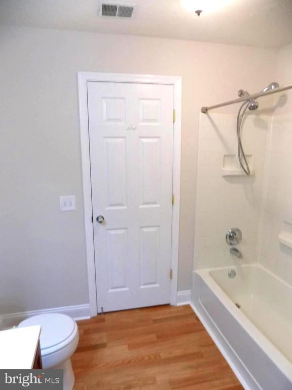 Building Photo - 2056 Quaker Way