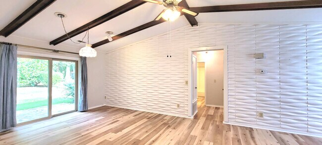 Building Photo - 1607 Burnley Dr
