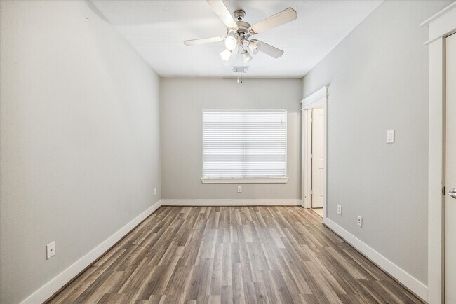 Building Photo - 2119 Cohn St