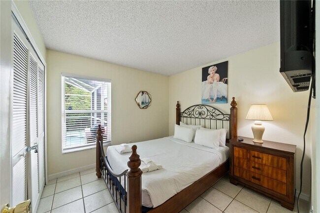 Building Photo - 3016 Bloomsbury Dr