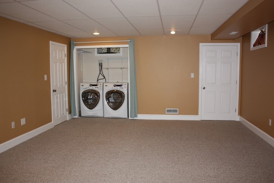 Washer and Dryer - 104 Howard Street, #1