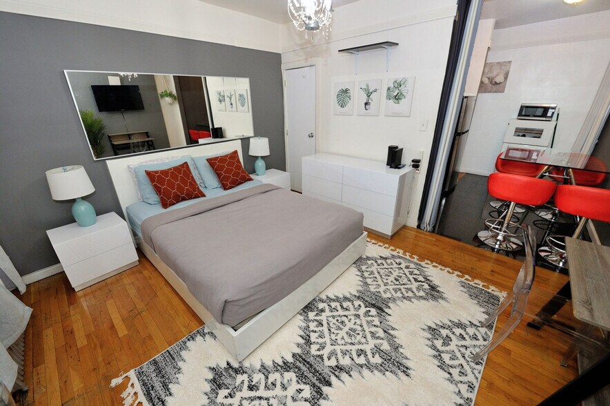 Building Photo - 1109 1st Ave