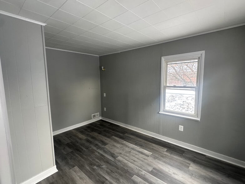 Building Photo - 7347 Waldman Ave