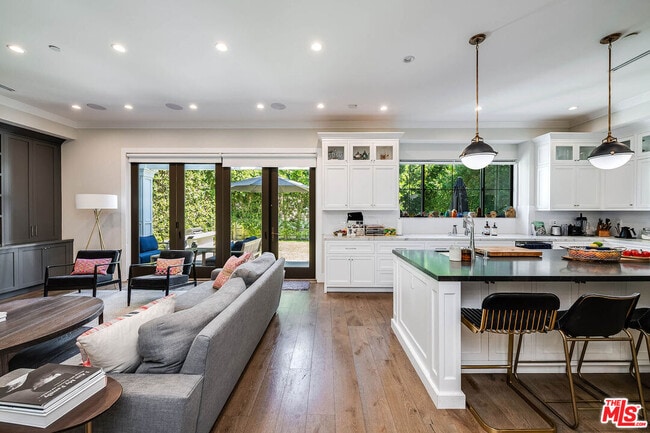 Building Photo - 4268 Colbath Ave