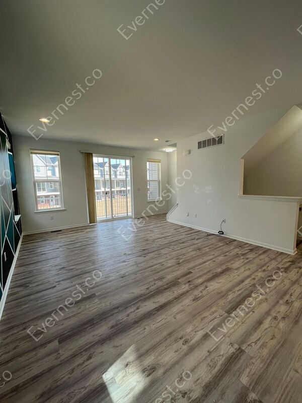 Building Photo - 3977 Trailway Commons Cir