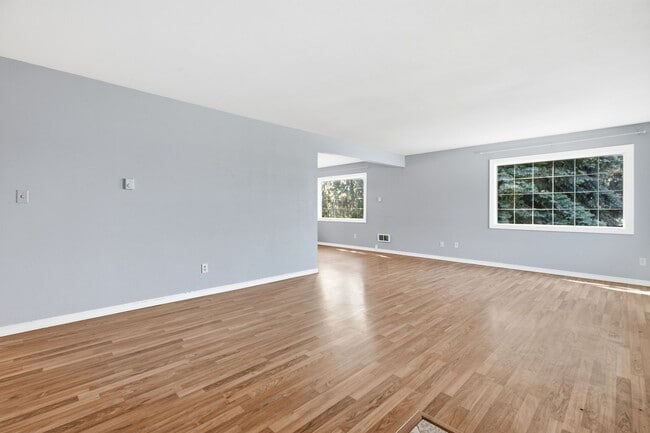 Building Photo - 206 Cherry St
