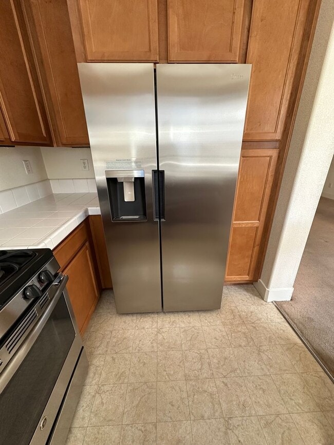 Building Photo - Welcome to modern luxury living in the heart of Midtown Sacramento!