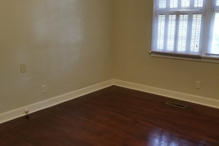 Building Photo - 111 Canyon Dr