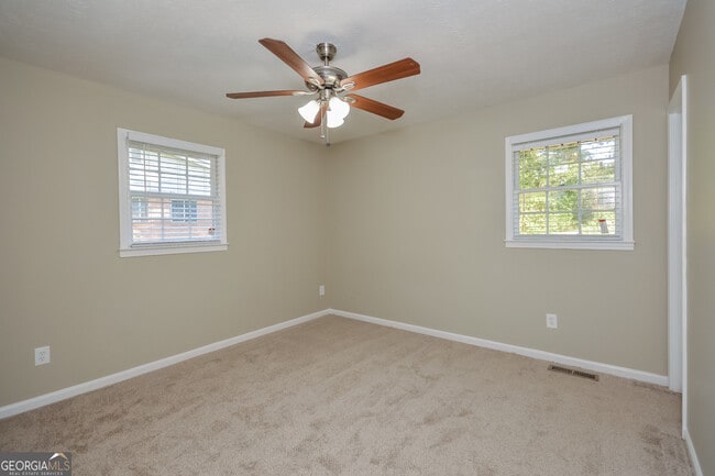 Building Photo - 10803 Mallard Dr