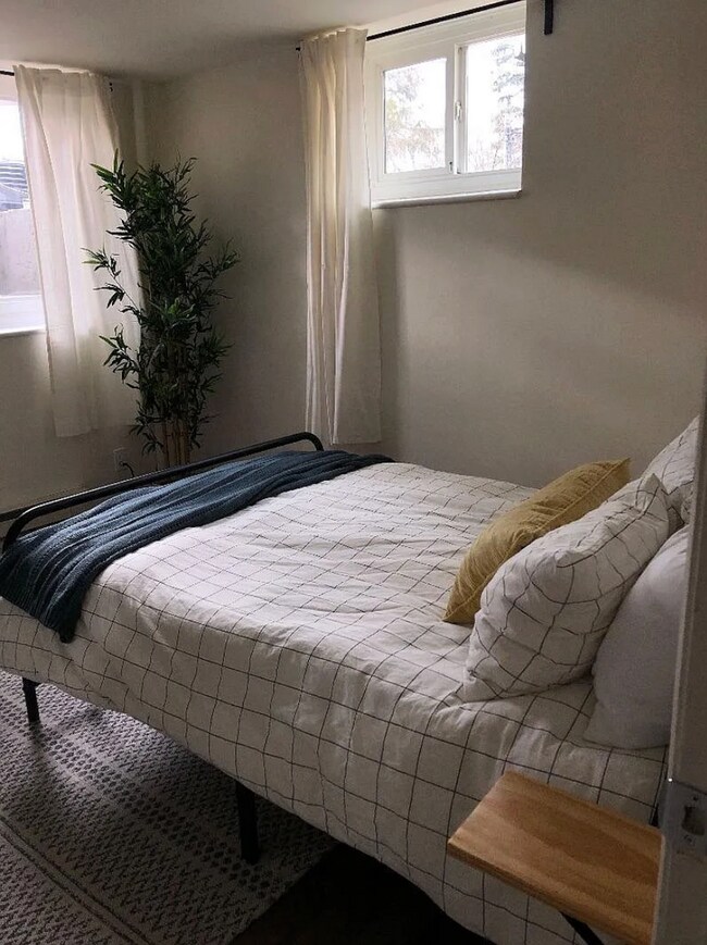 Building Photo - Gorgeous Denver Home