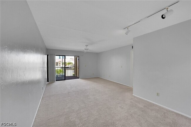 Building Photo - 8474 Charter Club Cir