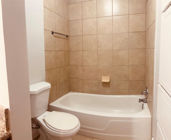 Building Photo - 5550 N Braeswood Blvd