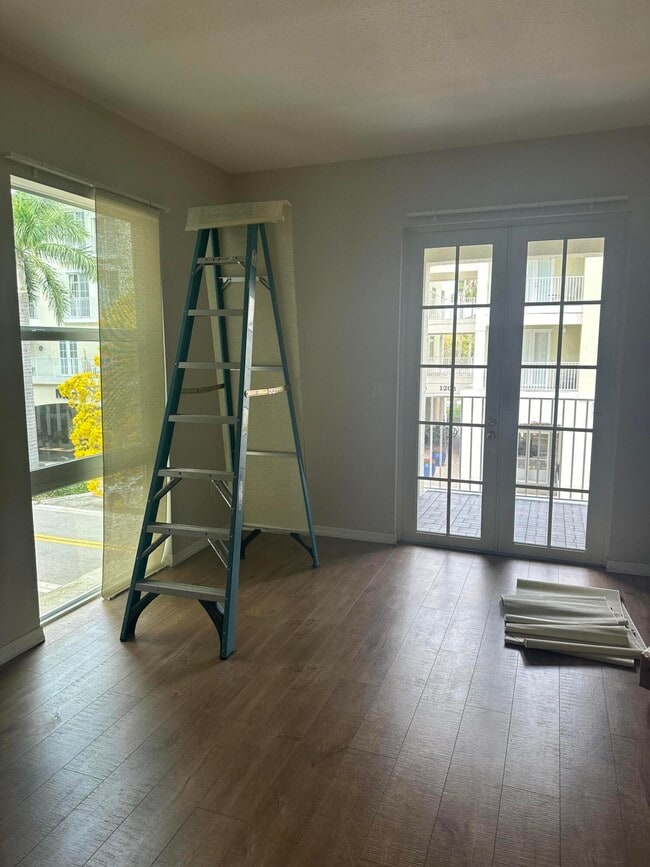 Building Photo - 1200 Town Center Dr