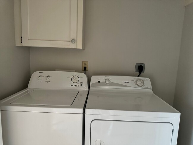 WASHER DRYER - 2109 N Erica St