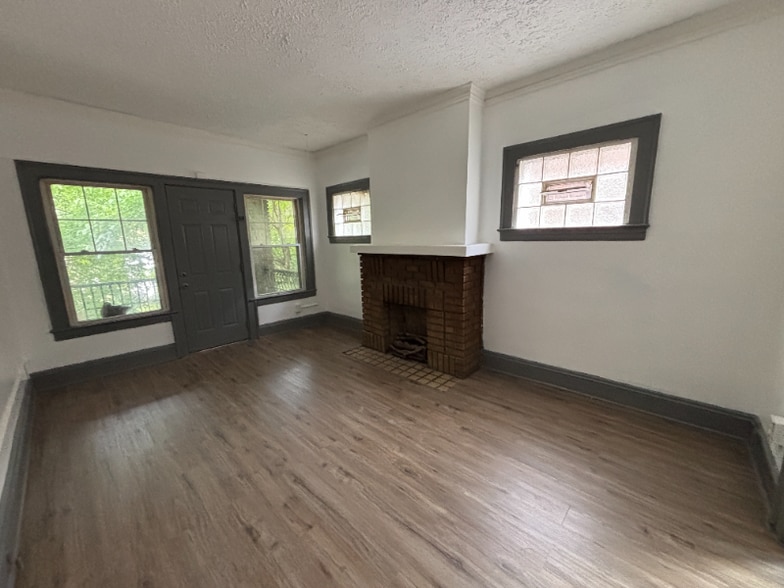 Building Photo - 971 E 143rd St
