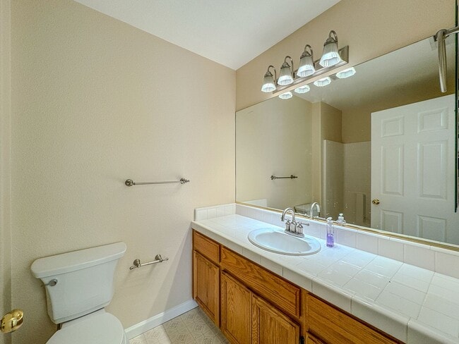 Building Photo - Lovely 3 Bedroom Home!